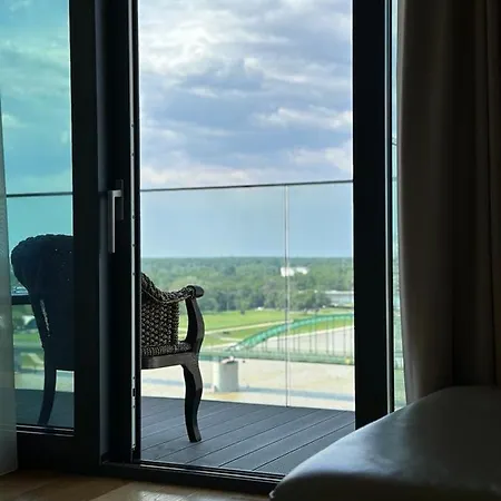 Queen BW Апартаменты Sajmiste